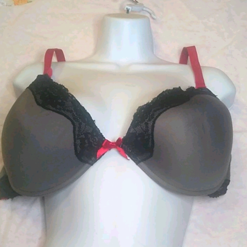 Torrid Bra Sizeze 40DD
